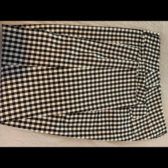 Ann Taylor - Picture 1 of 2